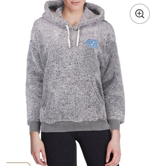 North Carolina Tar Heels Women's Relaxed Fit Sherpa Pullover Hoodie Size Medium - Picture 1 of 13